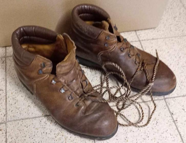 vintage zware wandelschoenen, Sport en Fitness, Bergsport en Wandelen, Gebruikt, Ophalen of Verzenden