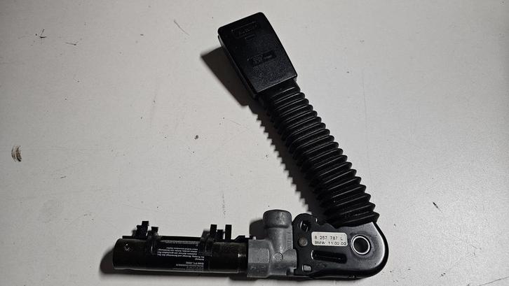 Gordelspanner insteek linksvoor BMW 3-Serie E46 8257787, Auto-onderdelen, Dashboard en Schakelaars, BMW, Gebruikt, Herkomst onderdeel bekend