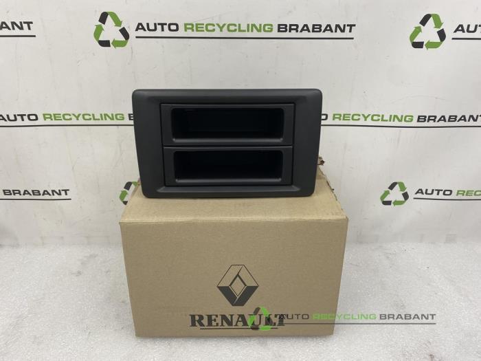 Radio omlijsting van een Dacia Sandero, Auto-onderdelen, Dashboard en Schakelaars, Gebruikt, 3 maanden garantie, Ophalen of Verzenden