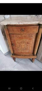 Ancien meuble (table de nuit), Antiquités & Art