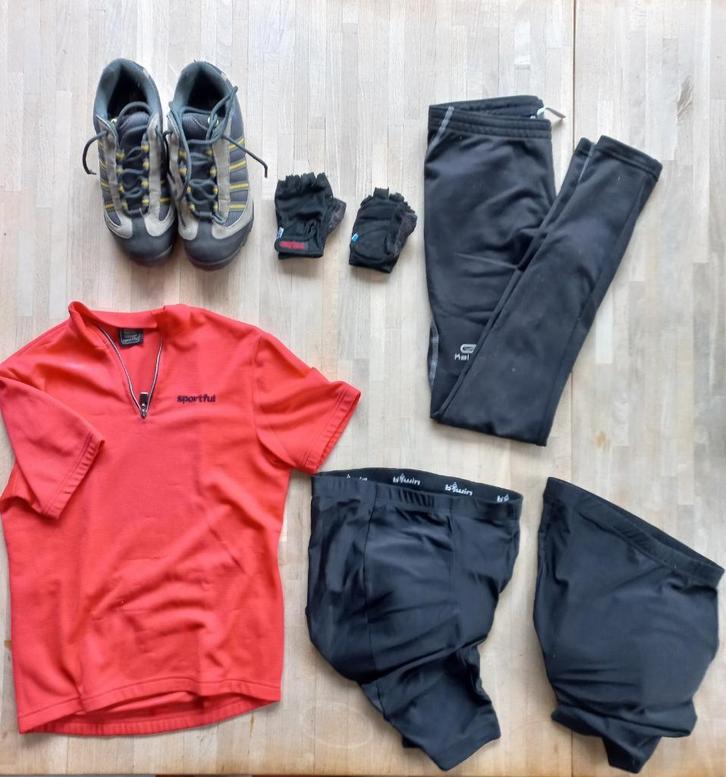 vêtements de vélo enfant +/- 10 ans, Vélos & Vélomoteurs, Accessoires vélo | Vêtements de cyclisme, Utilisé, Enfants, S, Enlèvement