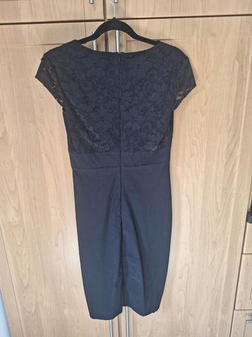 zwarte jurk met kokerrok en kanten top, Kleding | Dames, Maat 38/40 (M), Zwart, Ophalen of Verzenden, Zo goed als nieuw