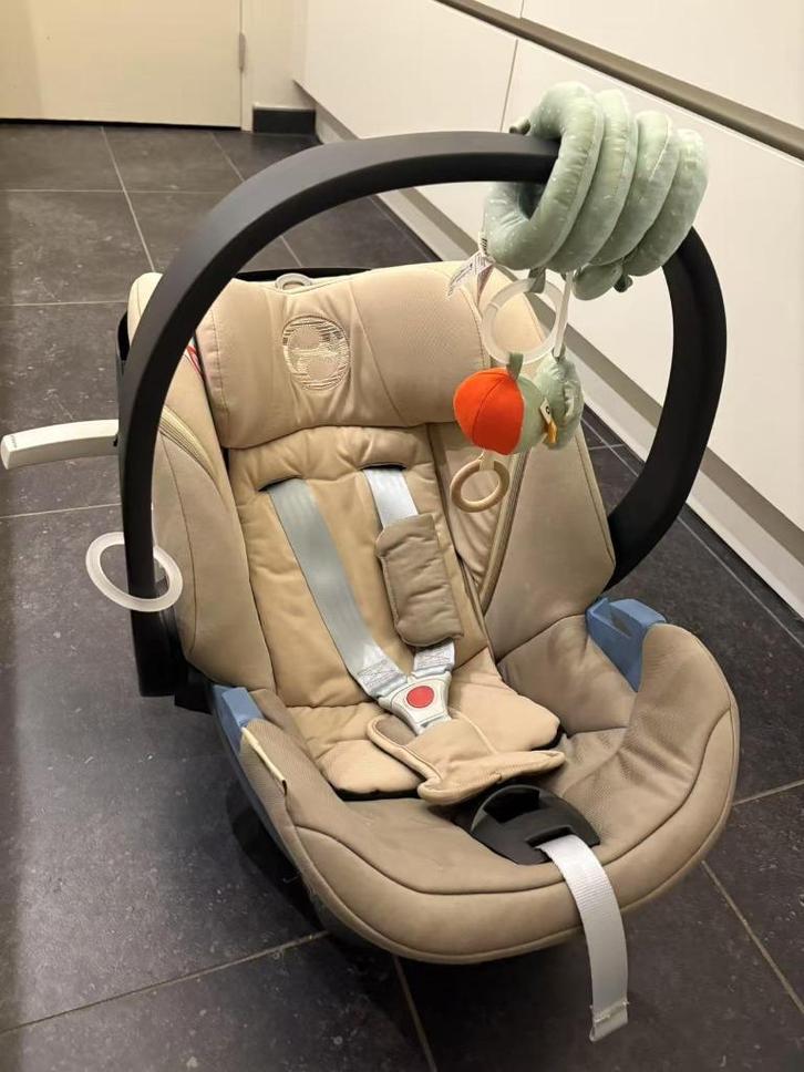 Cybex Aton 5 Classic Beige autostoel & Base 2-FIX, Kinderen en Baby's, Autostoeltjes, Zo goed als nieuw, Overige merken, 0 t/m 13 kg