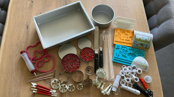 Cake en taart bak/versier en inpak benodigdheden, Hobby en Vrije tijd, Taarten en Cupcakes maken, Zo goed als nieuw, Taarten, Ophalen of Verzenden