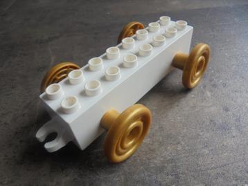 Lego Duplo Car Base 2x8x1,5 with Spoked Wheels (zie foto's) beschikbaar voor biedingen