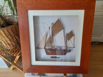 Cadre Maquette de bateau " Thonier". 50 euros beschikbaar voor biedingen