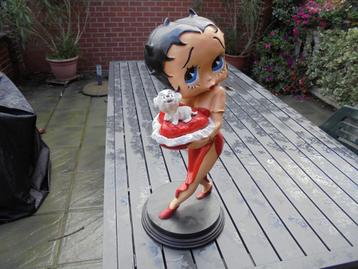 Figuur 55 cm beeldje van Betty Boop met een hart in de hand beschikbaar voor biedingen