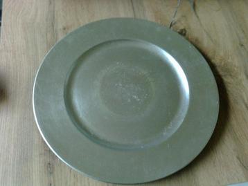 Zilverkleurige schaal (voor kaarsen bv) beschikbaar voor biedingen