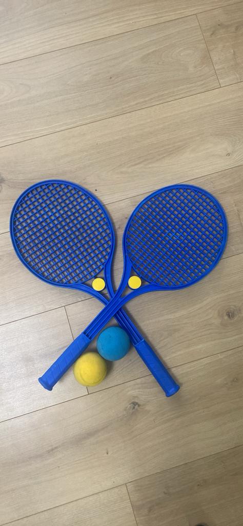 2 raquettes de tennis pour enfant avec 2 balles en mousse, Enlèvement, Utilisé