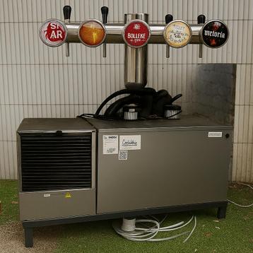 Installation du robinet à bière AB InBev — 4 robinets, Enlèvement, Utilisé, Installation pour bar