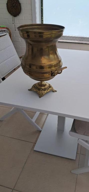 Vaas in Koper beschikbaar voor biedingen