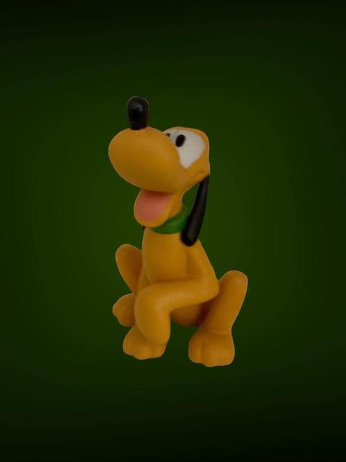Figurine Pluto en porcelaine de 11 cm de haut Disney, Collections, Disney, Comme neuf, Statue ou Figurine, Dingo ou Pluto, Enlèvement ou Envoi