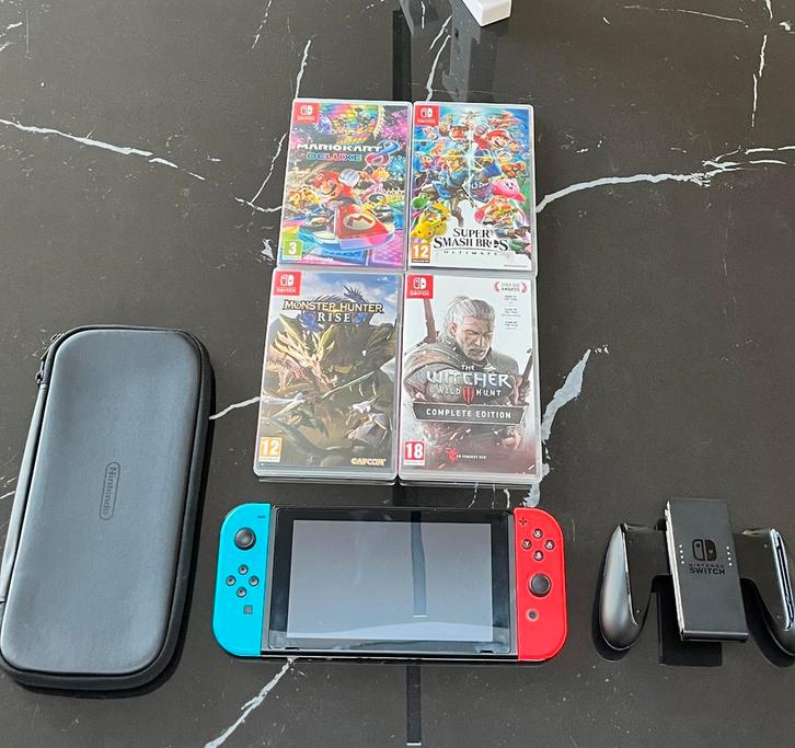 Nintendo Switch inclusief topgames, Games en Spelcomputers, Spelcomputers | Nintendo Switch, Zo goed als nieuw, Ophalen