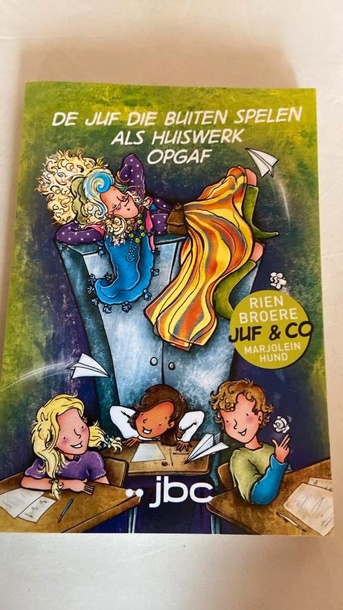 De juf die buiten spelen als huiswerk opgaf - JBC boek, Boeken, Kinderboeken | Jeugd | 10 tot 12 jaar, Zo goed als nieuw, Fictie