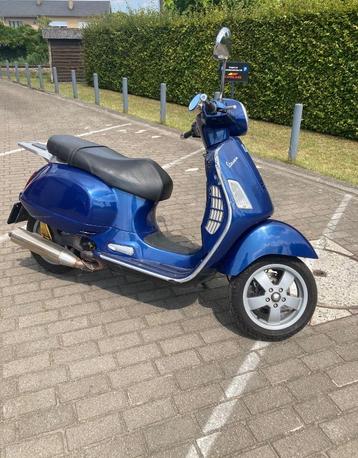 Vespa 200L. Gekeurd voor verkoop beschikbaar voor biedingen