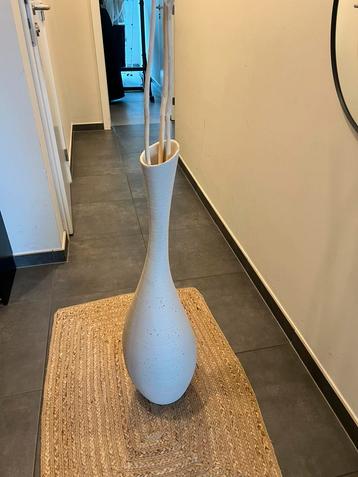 Grote beige keramische deco-vaas - moderne stijl beschikbaar voor biedingen