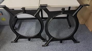 Te Koop : Hele mooie zware gietijzeren tafelpoten (2 stuks) beschikbaar voor biedingen