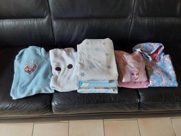 Pakket thema Frozen, 6 tot 8 jaar (ongeveer 116 /122) beschikbaar voor biedingen