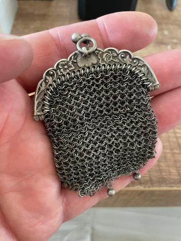 ZILVEREN NETPORTEMONNEE. beschikbaar voor biedingen