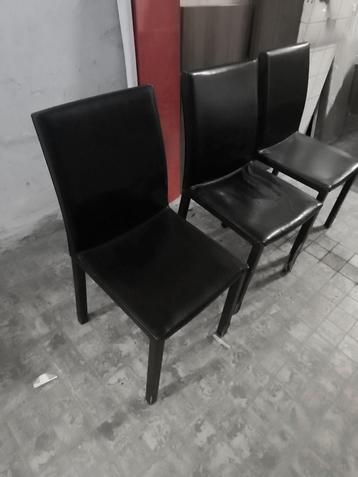Lot de chaise  beschikbaar voor biedingen