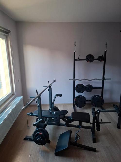 gorilla sport halterbank + stangen en gewichten + houder, Sport en Fitness, Fitnessapparatuur, Zo goed als nieuw, Ophalen