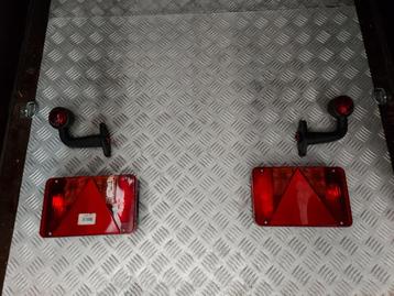Aanhangwagen achterlichten  links+ rechts + side verlichting beschikbaar voor biedingen