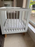 Stevig wit babypark met houten poten, demonteerbaar, Kinderen en Baby's, Babyparken, Ophalen, Gebruikt, Rechthoekig, In hoogte verstelbaar