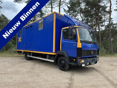 Mercedes-Benz 814 7.5T 6-paards paardenvrachtwagen, Auto's, Vrachtwagens, Te koop, Mistlampen, Radio, Trekhaak, Mercedes-Benz