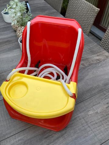 Baby schommelstoelzitje harde plastiek beschikbaar voor biedingen