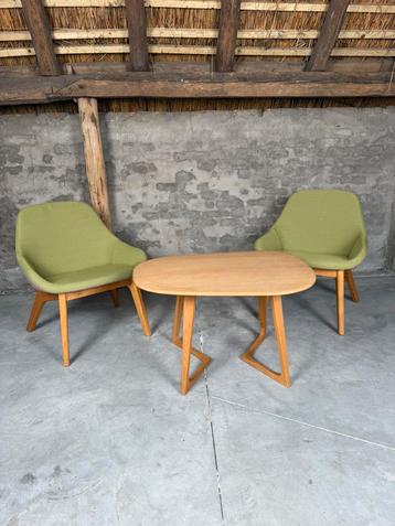 Zeitraum Morph Lounge stoelen en Zeitraum Twist tafel beschikbaar voor biedingen