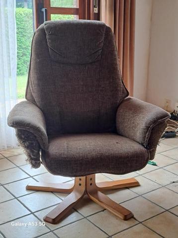 Gratis oude verstelbare relax sofa beschikbaar voor biedingen