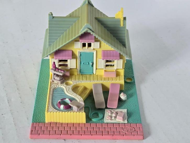 Polly Pocket “House with Swimming Pool”, Bluebird 1993, Verzamelen, Poppetjes en Figuurtjes, Gebruikt, Ophalen of Verzenden