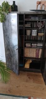 Vintage dossierkast, Ophalen