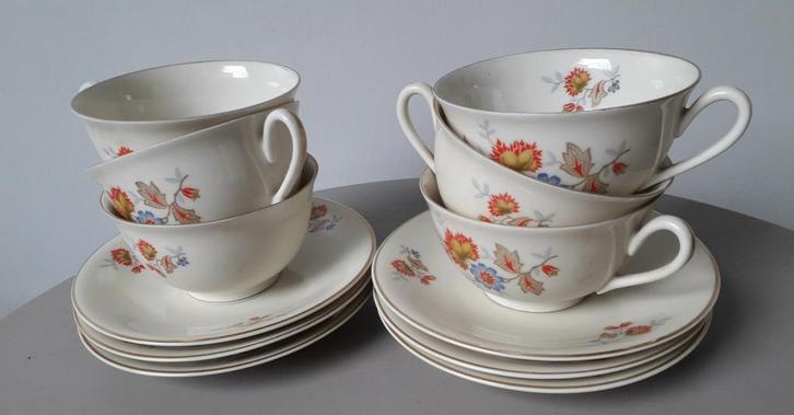 Vintage theekopjes met schotel van Arzberg Bavaria, Verzamelen, Porselein, Kristal en Bestek, Zo goed als nieuw, Kop en/of schotel