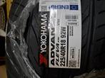 Yokohama Advan Fleva V701 225/40R18, Auto-onderdelen, Banden en Velgen, Ophalen, Zomerbanden, Band(en)