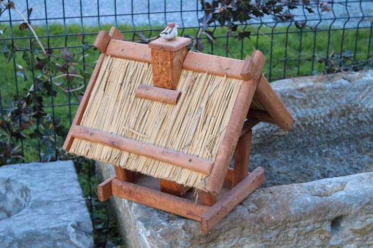mangeoire en bois pour les oiseaux du jardin ., Jardin & Terrasse, Maisons & Bains d'oiseaux, Neuf, Enlèvement ou Envoi
