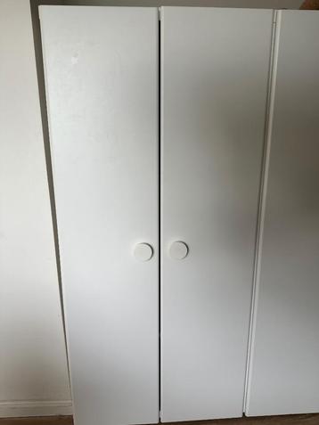 IKEA kast Stuva met hanger beschikbaar voor biedingen