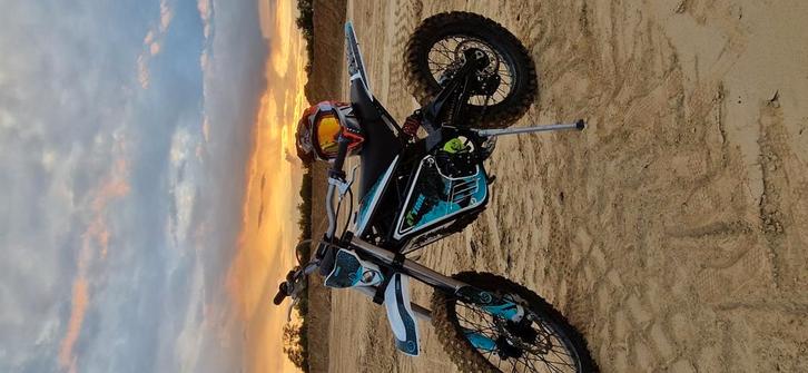 Crossmotor elektrisch, Fietsen en Brommers, Minibikes, Midibikes en Pitbikes, Zo goed als nieuw, Ophalen