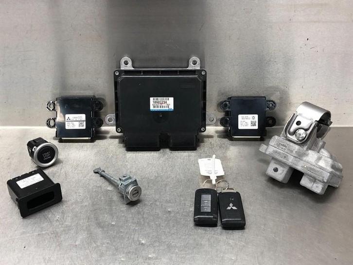 COMPUTER CONTACTSLOT Mitsubishi ASX (01-2010/03-2023), Auto-onderdelen, Elektronica en Kabels, Mitsubishi, Gebruikt