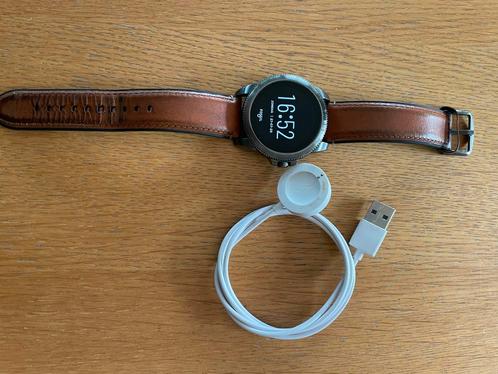 Fossil smartwatch gen 5e, Handtassen en Accessoires, Horloges | Heren, Gebruikt, Polshorloge, Overige merken, Overige materialen