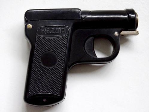 Rare briquet pistolet Razzia en bakélite noire, Collections, Articles de fumeurs, Briquets & Boîtes d'allumettes, Briquet, Enlèvement ou Envoi