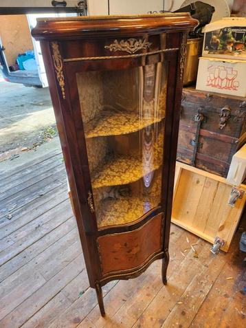 hoekkastje neo barok beschikbaar voor biedingen