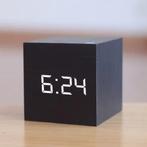 Vierkante Digitale LED Wekker – Houten Retro Design, Elektronische apparatuur, Wekkers, Ophalen of Verzenden, Nieuw