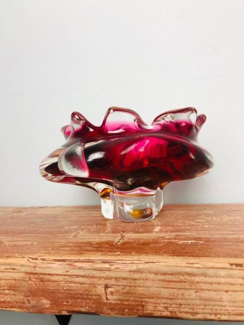 Tsjechische Art Glass Bowl, Antiek en Kunst, Antiek | Glaswerk en Kristal, Ophalen of Verzenden
