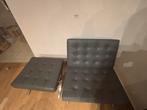 Barcelona chair + poef ( kleur grijs ), Ophalen, Zo goed als nieuw