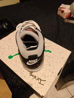 Ik verkoop gloednieuwe Jordan 4 rm  in de originele doos., Ophalen of Verzenden, Zo goed als nieuw