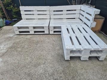 Tuinhoekbank pallet hout beschikbaar voor biedingen