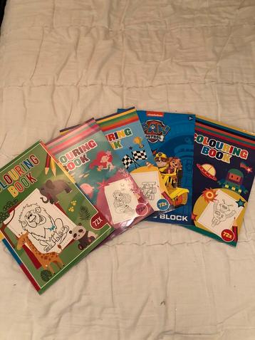 Nieuwe kleur boeken beschikbaar voor biedingen