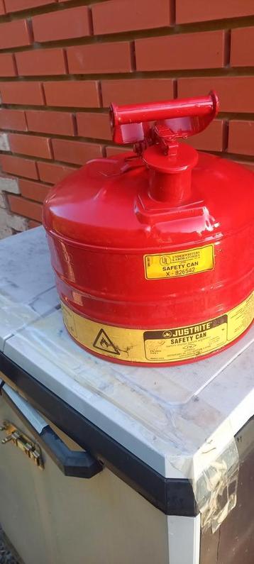 Veiligheidskan/jerrycan  beschikbaar voor biedingen