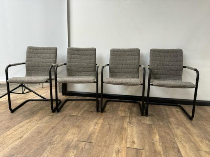 Design stoel Society B-keus (grijs), Antiek en Kunst, Antiek | Meubels | Stoelen en Sofa's, Ophalen of Verzenden